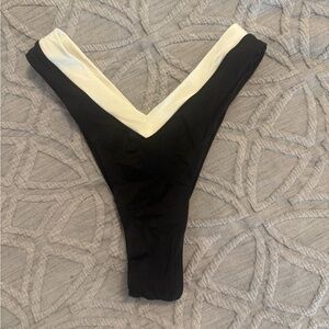 OneOne Jesse Bottom- Cape